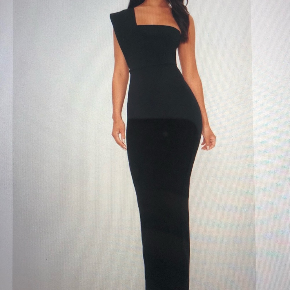 Pretty Little Thing Black Gown